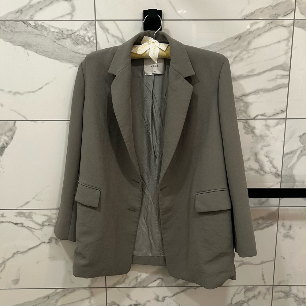 ✨5 for $60✨ Aritzia Wilfred Cherrelle Gray Blazer size 2XS